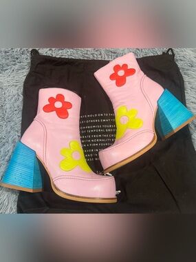 Preowned John Fluevog Vogtalk Rory Multicolored Booties Size 9